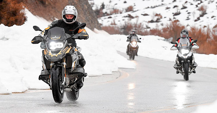 Ropa térmica para viajar en moto durante el invierno de forma segura